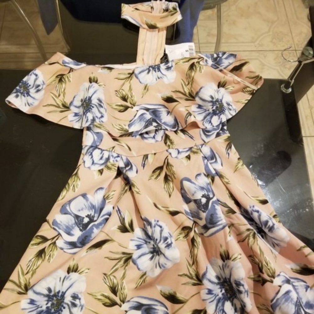 Flower choker dress